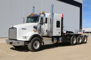 Photo of a 2020 Kenworth T800