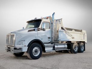 Photo of a 2024 Kenworth T880
