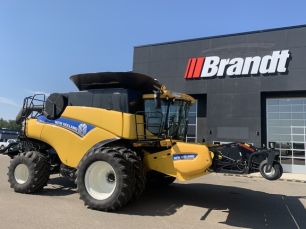 Photo of a 2014 New Holland CR8090
