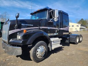 Photo of a 2015 Western Star 5700XE