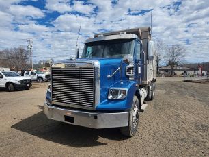Photo of a 2017 Freightliner 122 SD