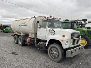 Photo of a 1986 Ford 8000