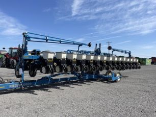 Photo of a 2006 Kinze 3600