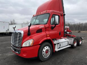 Photo of a 2013 Freightliner CASCADIA 113