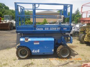 Photo of a 2002 Genie GS3268RT