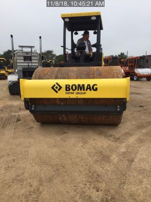 Photo of a 2017 Bomag BW211D-5