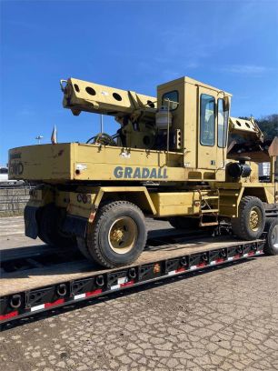 Photo of a 1998 Gradall G3WD