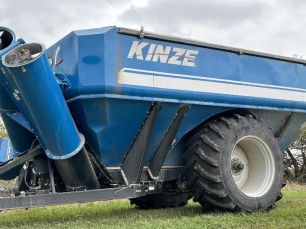 Photo of a 2012 Kinze 1100