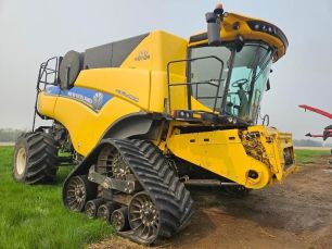 Photo of a 2019 New Holland CR8.90
