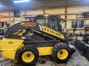 Photo of a 2007 New Holland C175