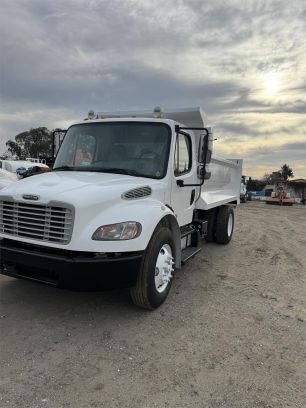Photo of a 2017 Freightliner BUSINESS CLASS M2 100