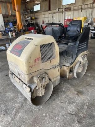 Photo of a 2002 Ingersoll Rand DD16