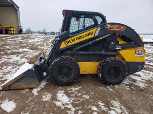 Photo of a 2016 New Holland L230