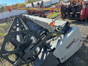 Photo of a 2010 Gleaner 8200-35'