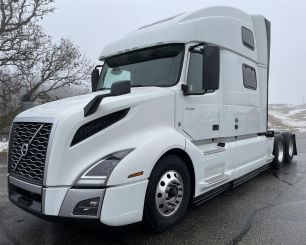 Photo of a 2022 Volvo VNL64T860