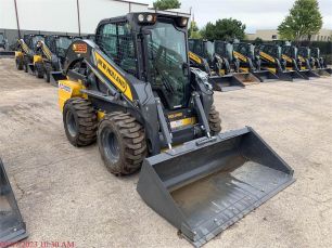 Photo of a 2023 New Holland L328