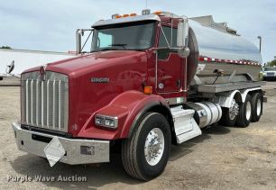 Photo of a 2015 Kenworth T800
