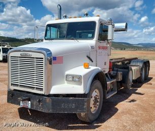 Photo of a 1999 Freightliner FL112