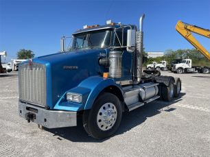 Photo of a 2012 Kenworth T800