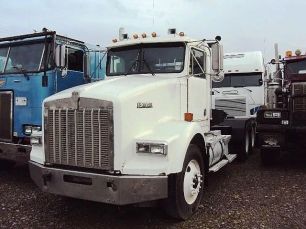 Photo of a 1999 Kenworth T800