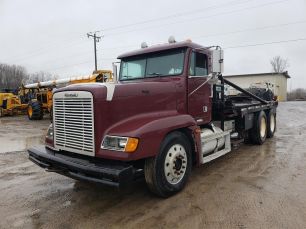 Photo of a 1998 Freightliner FLD120