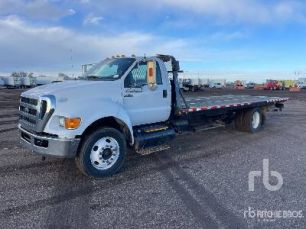 Photo of a 2015 Ford F-750