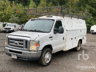 Photo of a 2009 Ford E-350