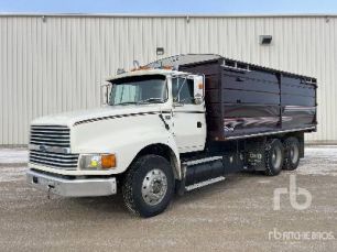 Photo of a 1993 Ford LTL9000