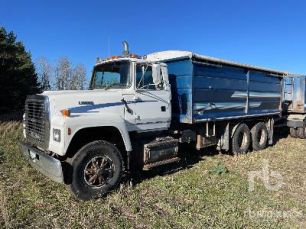 Photo of a 1995 Ford L9000