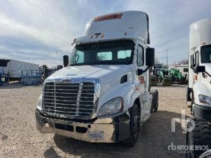 Photo of a 2015 Freightliner CASCADIA 113