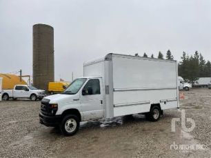 Photo of a 2017 Ford E-450