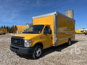 Photo of a 2018 Ford E-450