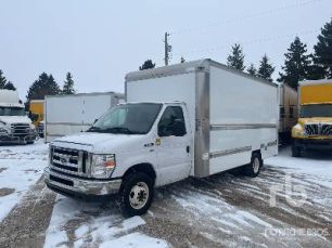 Photo of a 2018 Ford E-450