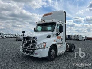 Photo of a 2015 Freightliner CASCADIA 113