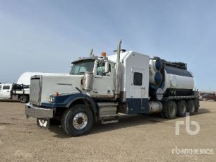 Photo of a 2016 Western Star 4900