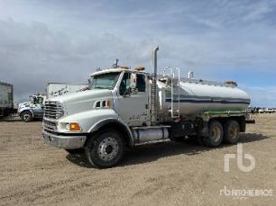 Photo of a 2001 Sterling L9500