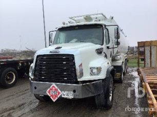 Photo of a 2014 Freightliner 114SD