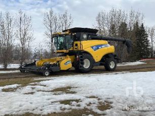 Photo of a 2010 New Holland CR9070