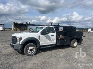 Photo of a 2018 Ford F-450