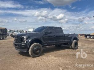 Photo of a 2022 Ford F-450