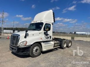 Photo of a 2010 Freightliner CASCADIA 125