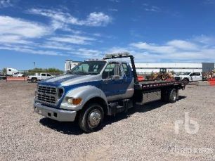 Photo of a 2003 Ford F-650