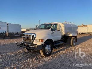 Photo of a 2015 Ford F-750