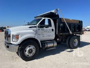 Photo of a 2023 Ford F-750