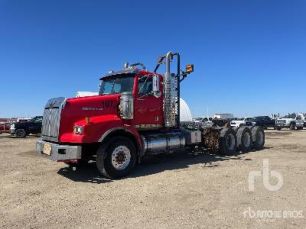 Photo of a 2009 Western Star 4900