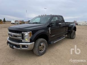 Photo of a 2018 Ford F-350