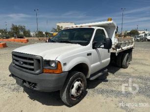 Photo of a 2000 Ford F-550