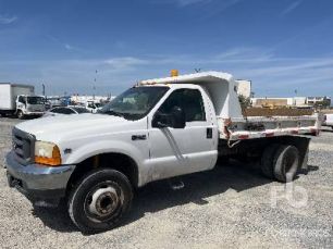 Photo of a 2001 Ford F-550