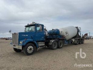 Photo of a 2000 Western Star 4864FX