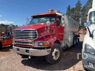 Photo of a 2001 Sterling LT9500